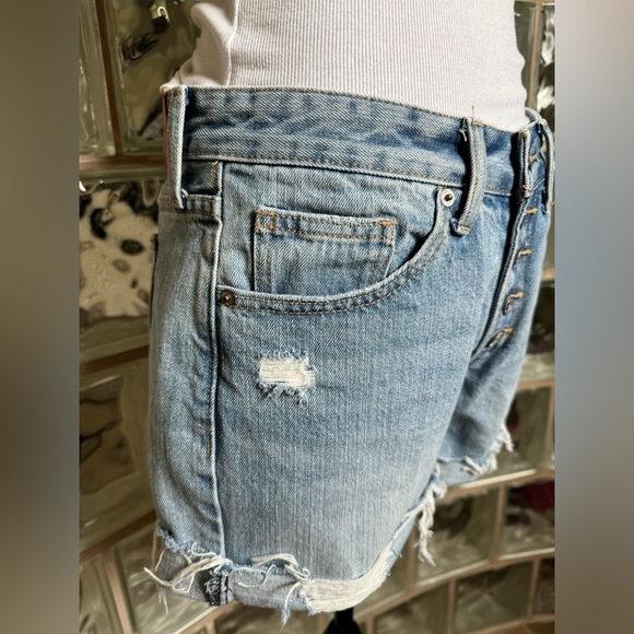 LUCKY Brand Women’s Boyfriend Jean Shorts Size 4/27 Preowned/Excellent Condition - Picture 9 of 10